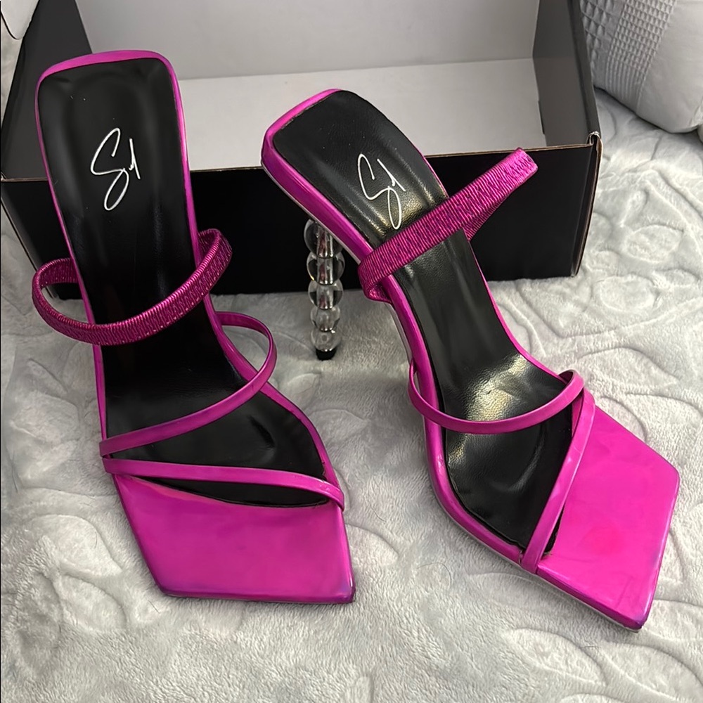 Sel Doval / SelsStudios — Stylish Pink Heeled Sandals